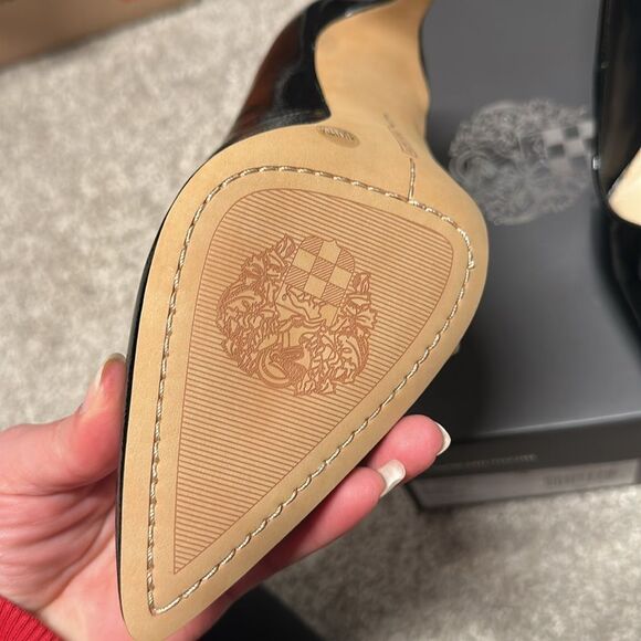 Vince Camuto black patent heels - Picture 2 of 6